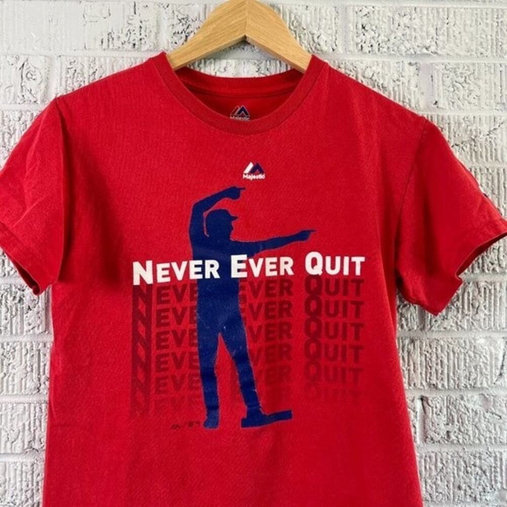 Texas Rangers Men's Small Red T-Shirt Baseball Never Ever Quit Athletic Shirt